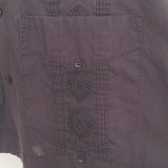 Like New Guayabera - Picture 6 of 6